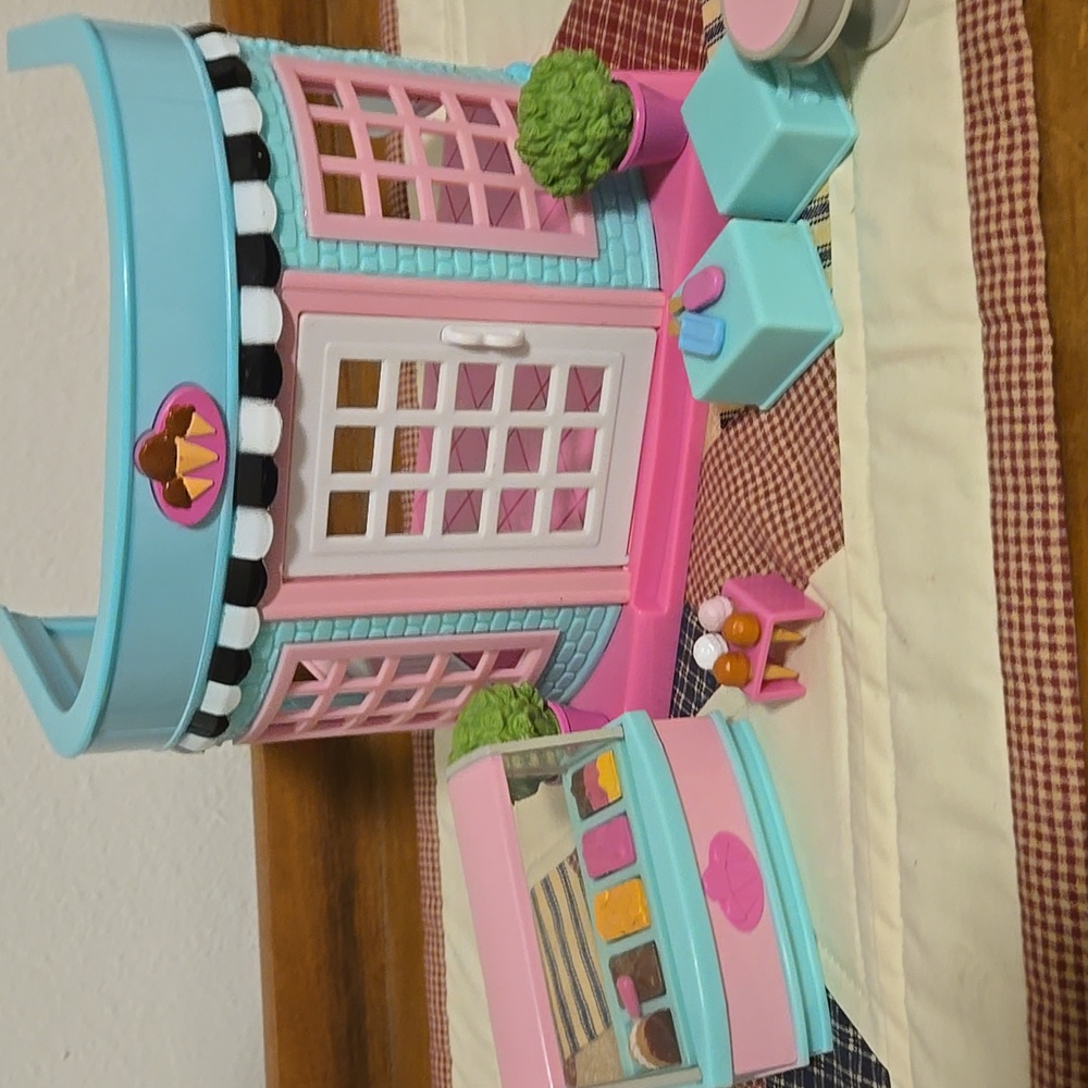 Ice Cream Shop Playset - Pink and Blue - Picture 2 of 8